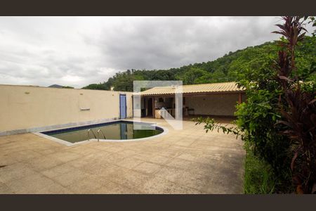 Casa à venda com 563m², 4 quartos e 2 vagas Casa à venda com 563m², 4 quartos e 2 vagasQuintal