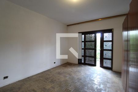 Casa à venda com 200m², 4 quartos e 2 vagasQuarto 3 - Suíte