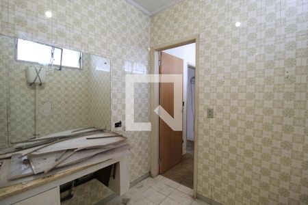 Casa à venda com 200m², 4 quartos e 2 vagasBanheiro da Suíte