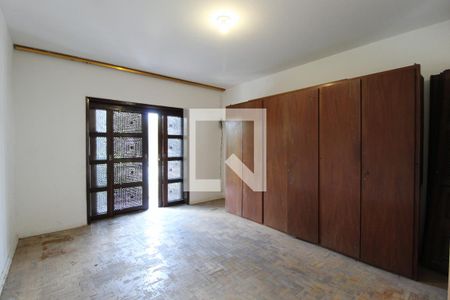 Casa à venda com 200m², 4 quartos e 2 vagasQuarto 3 - Suíte