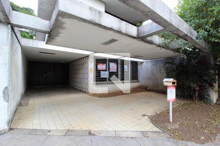 Casa à venda com 200m², 4 quartos e 2 vagasFachada