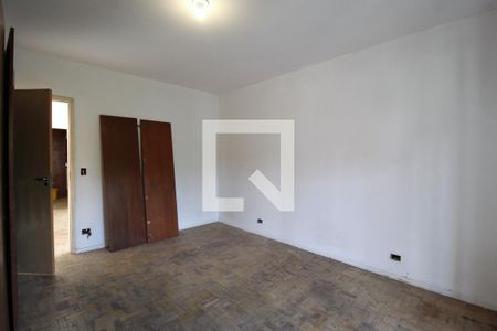 Casa à venda com 200m², 4 quartos e 2 vagasQuarto 3 - Suíte