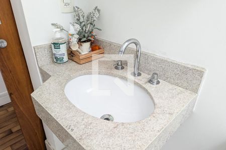 Casa à venda com 94m², 3 quartos e 2 vagas Casa à venda com 94m², 3 quartos e 2 vagasBanheiro