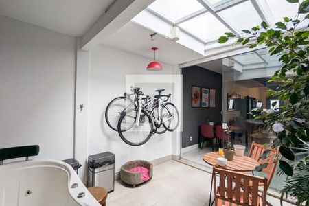 Casa à venda com 94m², 3 quartos e 2 vagas Casa à venda com 94m², 3 quartos e 2 vagasQuintal