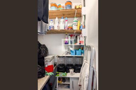 Casa à venda com 94m², 3 quartos e 2 vagas Casa à venda com 94m², 3 quartos e 2 vagasÁrea de serviço