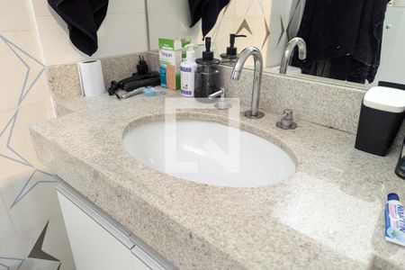 Casa à venda com 94m², 3 quartos e 2 vagas Casa à venda com 94m², 3 quartos e 2 vagasBanheiro da suíte