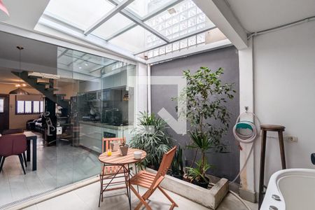 Casa à venda com 94m², 3 quartos e 2 vagas Casa à venda com 94m², 3 quartos e 2 vagasQuintal