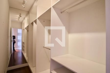 Apartamento à venda com 120m², 2 quartos e 2 vagasCloset