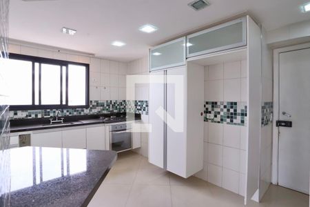Apartamento à venda com 120m², 2 quartos e 2 vagasCozinha