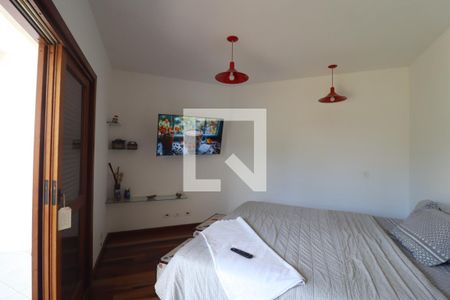 Casa de condomínio à venda com 600m², 4 quartos e 5 vagasSuíte