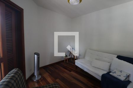 Casa de condomínio à venda com 600m², 4 quartos e 5 vagasQuarto