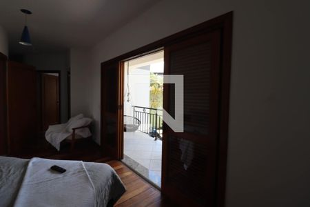 Casa de condomínio à venda com 600m², 4 quartos e 5 vagasSuíte