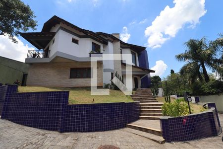 Casa de condomínio à venda com 600m², 4 quartos e 5 vagasFachada