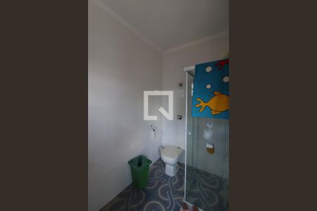 Casa de condomínio à venda com 600m², 4 quartos e 5 vagasBanheiro de Serviço