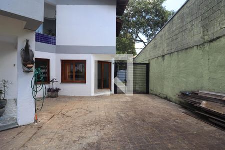 Casa de condomínio à venda com 600m², 4 quartos e 5 vagasQuintal