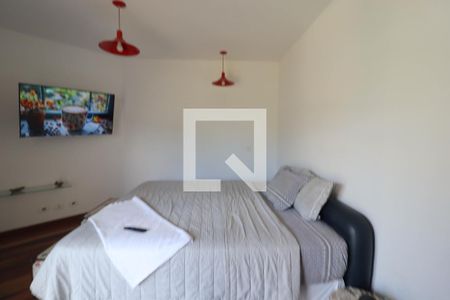 Casa de condomínio à venda com 600m², 4 quartos e 5 vagasSuíte