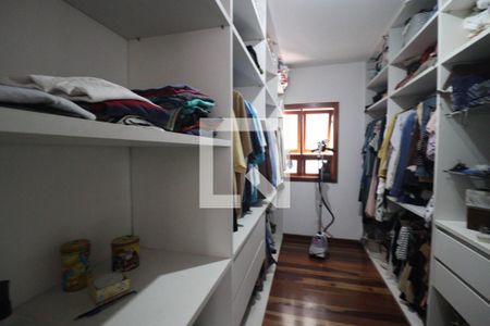 Casa de condomínio à venda com 600m², 4 quartos e 5 vagasSuíte