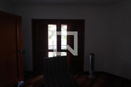 Casa de condomínio à venda com 600m², 4 quartos e 5 vagasQuarto