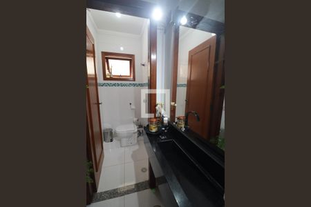 Casa de condomínio à venda com 600m², 4 quartos e 5 vagasLavabo