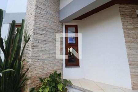 Casa de condomínio à venda com 600m², 4 quartos e 5 vagasFachada