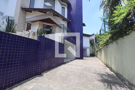 Casa de condomínio à venda com 600m², 4 quartos e 5 vagasFachada