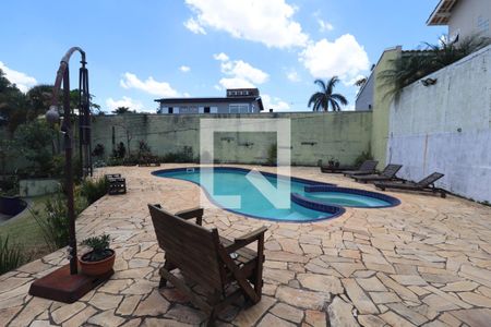 Casa de condomínio à venda com 600m², 4 quartos e 5 vagasQuintal