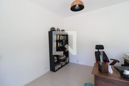 Casa de condomínio à venda com 600m², 4 quartos e 5 vagasEscritório