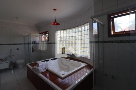 Casa de condomínio à venda com 600m², 4 quartos e 5 vagasSuíte