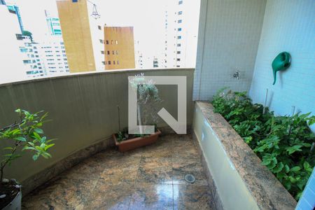 Apartamento à venda com 260m², 3 quartos e 4 vagasVaranda Quarto 2