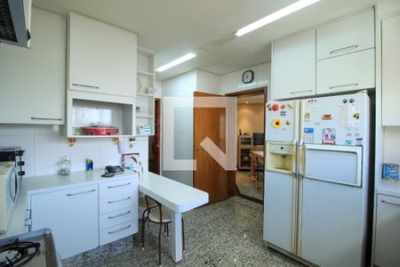 Apartamento à venda com 260m², 3 quartos e 4 vagasCozinha