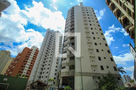 Apartamento à venda com 260m², 3 quartos e 4 vagasFachada