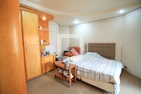 Apartamento à venda com 260m², 3 quartos e 4 vagasQuarto 2