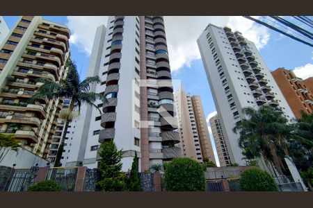 Apartamento à venda com 260m², 3 quartos e 4 vagasFachada