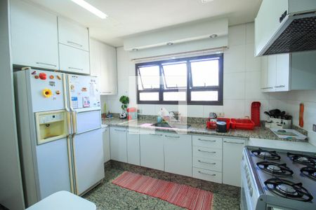 Apartamento à venda com 260m², 3 quartos e 4 vagasCozinha