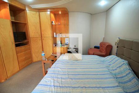 Apartamento à venda com 260m², 3 quartos e 4 vagasQuarto 2