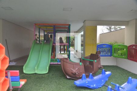 Apartamento à venda com 85m², 2 quartos e 2 vagasÁrea comum - Playground