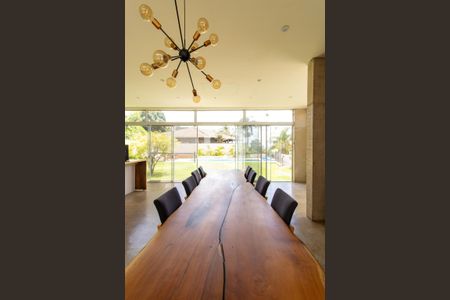 Casa de condomínio à venda com 567m², 4 quartos e 4 vagas Casa de condomínio à venda com 567m², 4 quartos e 4 vagasCopa