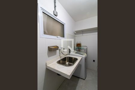 Casa de condomínio à venda com 567m², 4 quartos e 4 vagas Casa de condomínio à venda com 567m², 4 quartos e 4 vagasÁrea de Serviço