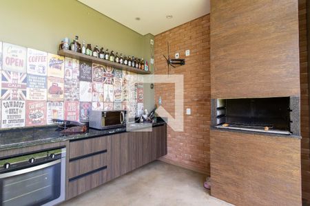 Casa de condomínio à venda com 567m², 4 quartos e 4 vagas Casa de condomínio à venda com 567m², 4 quartos e 4 vagasCozinha