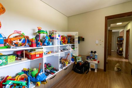 Casa de condomínio à venda com 567m², 4 quartos e 4 vagas Casa de condomínio à venda com 567m², 4 quartos e 4 vagasQuarto 4