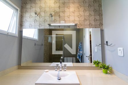 Casa de condomínio à venda com 567m², 4 quartos e 4 vagas Casa de condomínio à venda com 567m², 4 quartos e 4 vagasBanheiro - Quarto 2