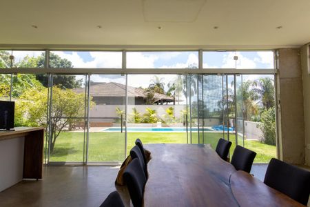 Casa de condomínio à venda com 567m², 4 quartos e 4 vagas Casa de condomínio à venda com 567m², 4 quartos e 4 vagasCopa