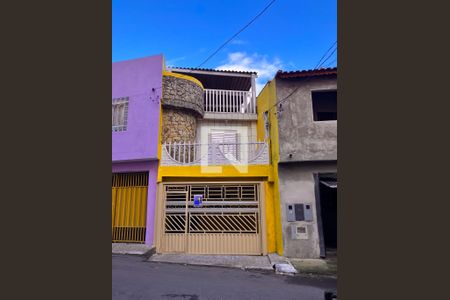 Casa para alugar com 220m², 2 quartos e 1 vaga Casa para alugar com 220m², 2 quartos e 1 vagaFachada