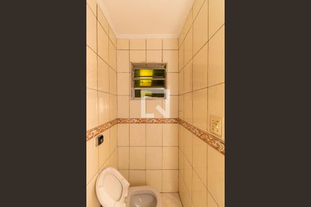 Casa para alugar com 220m², 2 quartos e 1 vaga Casa para alugar com 220m², 2 quartos e 1 vagaBanheiro da Suíte