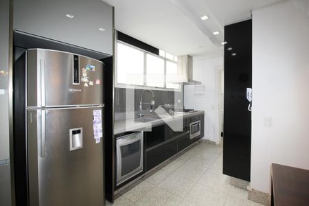 Cozinha de apartamento para alugar com 3 quartos, 178m² em Itaim Bibi, São Paulo
