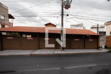 Casa para alugar com 96m², 3 quartos e 1 vagaFachada