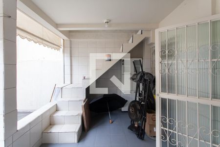 Casa para alugar com 96m², 3 quartos e 1 vagaEscada