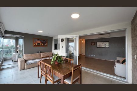 Apartamento para alugar com 121m², 3 quartos e 2 vagas Apartamento para alugar com 121m², 3 quartos e 2 vagasVaranda