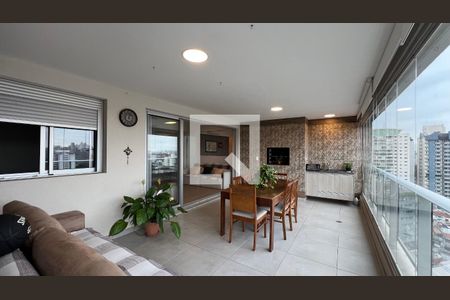 Apartamento para alugar com 121m², 3 quartos e 2 vagas Apartamento para alugar com 121m², 3 quartos e 2 vagasVaranda