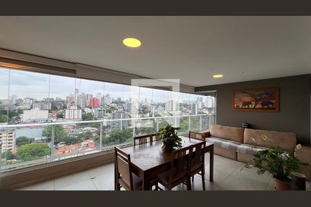 Apartamento para alugar com 121m², 3 quartos e 2 vagas Apartamento para alugar com 121m², 3 quartos e 2 vagasVaranda